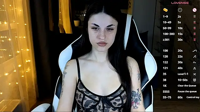 Mary   Moore online show from November 2025 11:48:02 PM