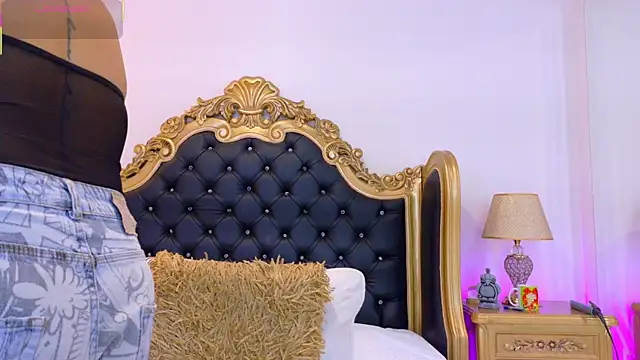 AdelinaVans online show from April 2026 11:39:02 AM