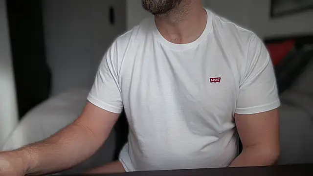 Mr Beef online show from October 2025 10:05:02 AM