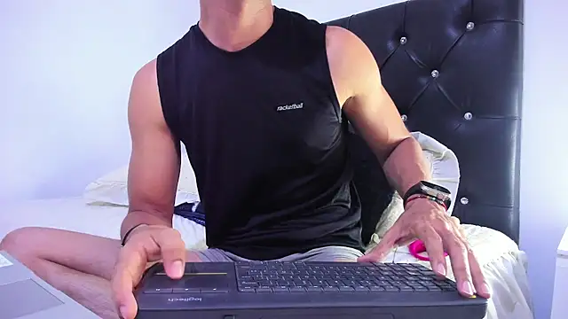 Snapshot of Sebastian-Dash chatting on January 2025 11:06:02 PM Sebastian-Dash online show from January 2025 11:06:02 PM