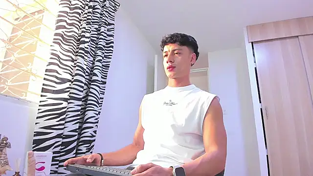 Snapshot of Sebastian-Dash chatting on March 2025 10:31:02 PM Sebastian-Dash online show from March 2025 10:31:02 PM