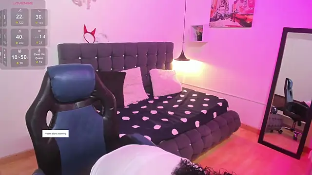 Snapshot of Aliciia_cute1 chatting on November 2025 10:01:01 PM Aliciia cute1 online show from November 2025 10:01:01 PM