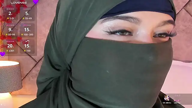 Snapshot of anna-henao chatting on November 2025 09:39:01 PM anna-henao online show from November 2025 09:39:01 PM