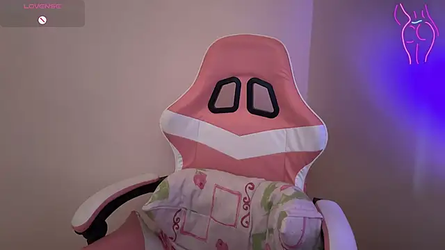 Snapshot of SweetPaige_ chatting on February 2025 05:50:01 PM SweetPaige online show from February 2025 05:50:01 PM