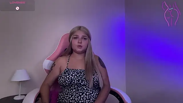 Snapshot of SweetPaige_ chatting on February 2025 08:28:02 PM SweetPaige online show from February 2025 08:28:02 PM