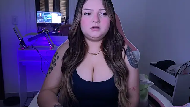 Snapshot of SweetPaige_ chatting on September 2025 01:43:02 PM SweetPaige online show from September 2025 01:43:02 PM