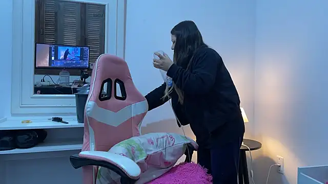 Snapshot of SweetPaige_ chatting on September 2025 02:05:02 PM SweetPaige online show from September 2025 02:05:02 PM