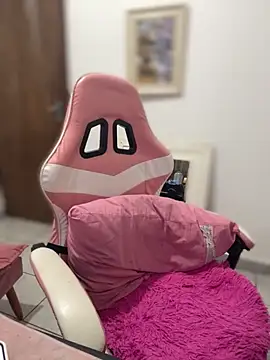 Snapshot of SweetPaige_ chatting on November 2025 01:43:03 PM SweetPaige online show from November 2025 01:43:03 PM