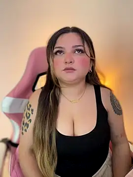 Snapshot of SweetPaige_ chatting on November 2025 05:20:01 PM SweetPaige online show from November 2025 05:20:01 PM