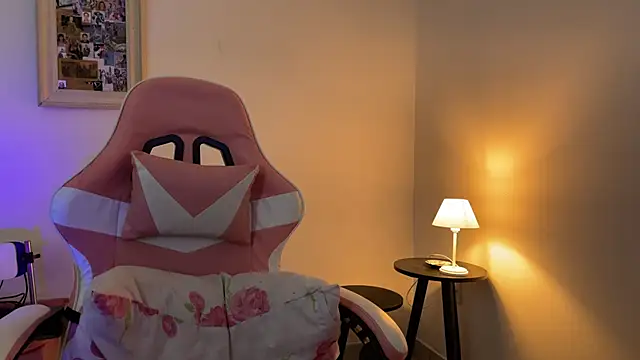 Snapshot of SweetPaige_ chatting on February 2026 11:41:01 PM SweetPaige online show from February 2026 11:41:01 PM