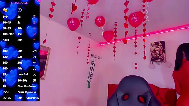 Snapshot of naomy__xx chatting on February 2025 08:15:02 PM naomy xx online show from February 2025 08:15:02 PM