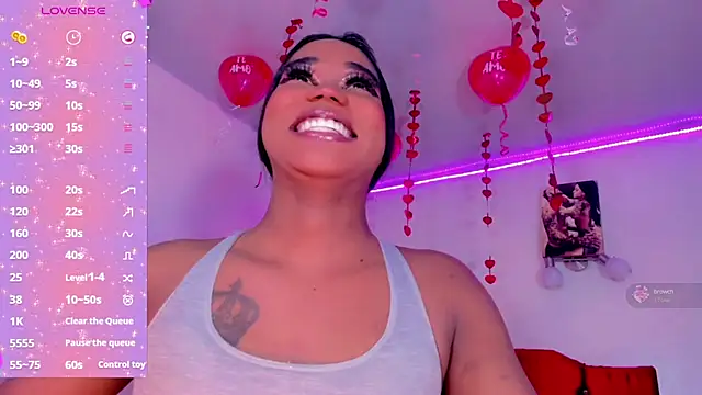 Snapshot of naomy__xx chatting on February 2025 01:38:02 PM naomy xx online show from February 2025 01:38:02 PM