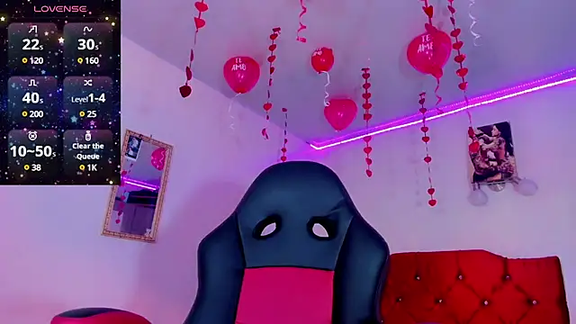 Snapshot of naomy__xx chatting on February 2025 07:05:01 PM naomy xx online show from February 2025 07:05:01 PM