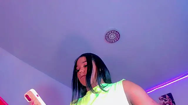 Snapshot of naomy__xx chatting on March 2025 10:24:01 PM naomy xx online show from March 2025 10:24:01 PM