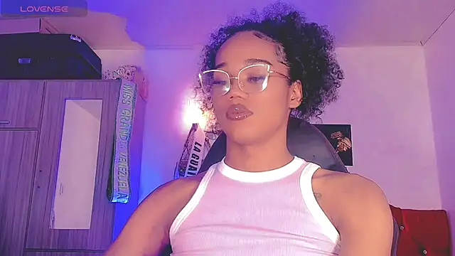 Snapshot of naomy__xx chatting on July 2026 02:14:02 AM naomy xx online show from July 2026 02:14:02 AM