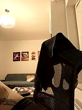 Snapshot of divine_eve chatting on February 2025 02:04:01 AM divine eve online show from February 2025 02:04:01 AM