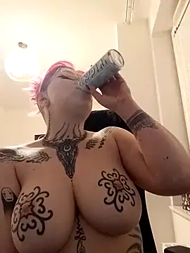 Snapshot of divine_eve chatting on February 2025 10:42:01 PM divine eve online show from February 2025 10:42:01 PM