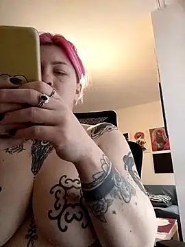 Snapshot of divine_eve chatting on February 2025 08:54:02 AM divine eve online show from February 2025 08:54:02 AM