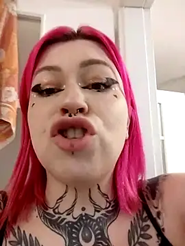 Snapshot of divine_eve chatting on February 2025 04:40:02 PM divine eve online show from February 2025 04:40:02 PM