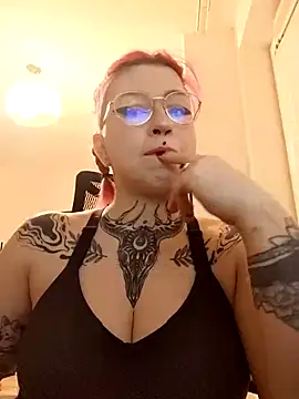 Snapshot of divine_eve chatting on February 2025 04:10:02 PM divine eve online show from February 2025 04:10:02 PM