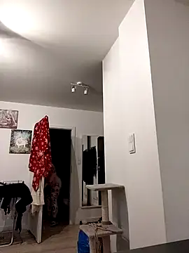 Snapshot of divine_eve chatting on March 2025 11:28:02 PM divine eve online show from March 2025 11:28:02 PM