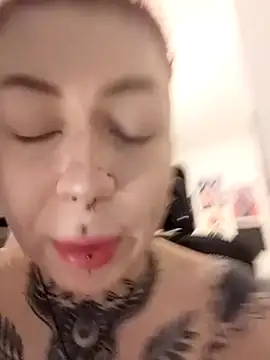 Snapshot of divine_eve chatting on March 2025 08:20:02 PM divine eve online show from March 2025 08:20:02 PM