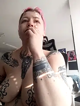 Snapshot of divine_eve chatting on March 2025 07:57:01 AM divine eve online show from March 2025 07:57:01 AM