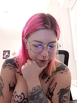 Snapshot of divine_eve chatting on September 2025 10:11:01 PM divine eve online show from September 2025 10:11:01 PM