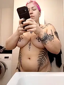 Snapshot of divine_eve chatting on October 2025 02:29:02 PM divine eve online show from October 2025 02:29:02 PM