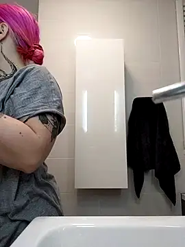 Snapshot of divine_eve chatting on October 2025 12:38:02 PM divine eve online show from October 2025 12:38:02 PM