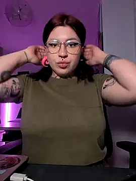 Snapshot of divine_eve chatting on November 2025 09:38:01 PM divine eve online show from November 2025 09:38:01 PM