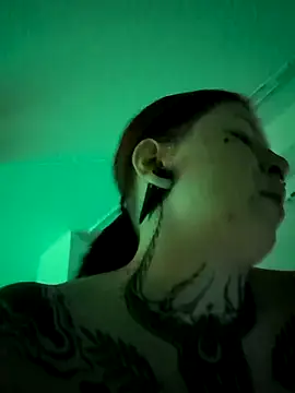 Snapshot of divine_eve chatting on December 2025 05:55:02 PM divine eve online show from December 2025 05:55:02 PM