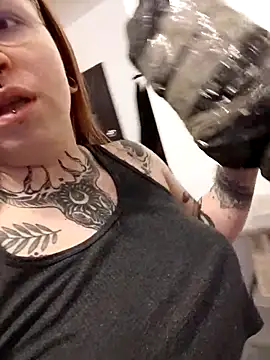 Snapshot of divine_eve chatting on December 2025 09:53:01 PM divine eve online show from December 2025 09:53:01 PM