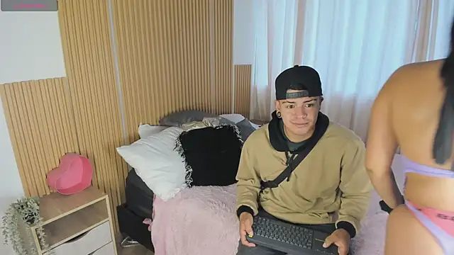 Snapshot of lucy_Bensonn chatting on March 2025 12:29:01 PM lucy Bensonn online show from March 2025 12:29:01 PM