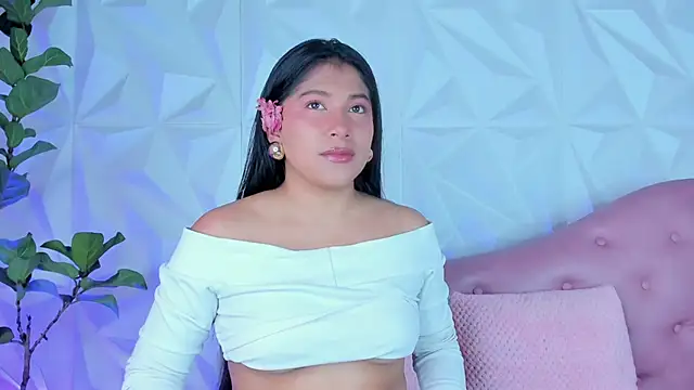 Snapshot of LinnaGardenia chatting on January 2025 01:53:01 PM LinnaGardenia online show from January 2025 01:53:01 PM