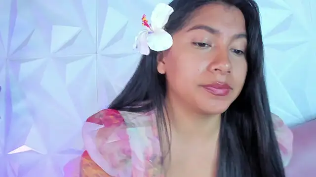 Snapshot of LinnaGardenia chatting on February 2025 01:21:02 PM LinnaGardenia online show from February 2025 01:21:02 PM