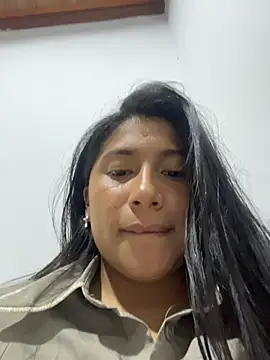 LinnaGardenia online show from April 2026 01:53:01 AM