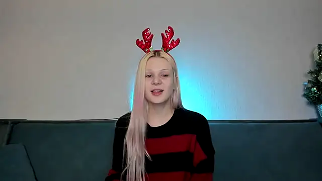 Snapshot of sashakiss99 chatting on December 2024 04:38:02 PM sashakiss99 online show from December 2024 04:38:02 PM