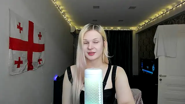 Snapshot of sashakiss99 chatting on January 2025 04:27:02 PM sashakiss99 online show from January 2025 04:27:02 PM