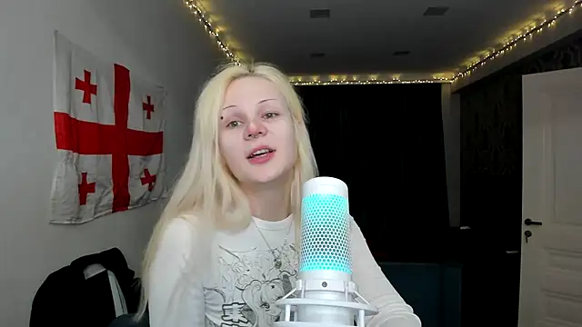 Snapshot of sashakiss99 chatting on March 2025 03:05:02 PM sashakiss99 online show from March 2025 03:05:02 PM