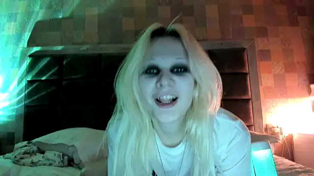 Snapshot of sashakiss99 chatting on October 2025 01:22:01 AM sashakiss99 online show from October 2025 01:22:01 AM