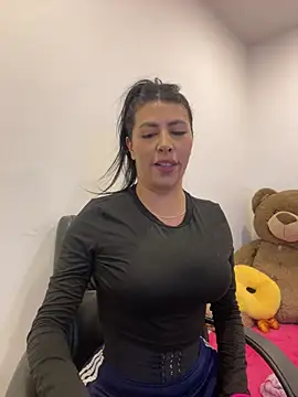 Snapshot of Alanna_atm_ chatting on June 2026 10:32:01 AM Alanna atm online show from June 2026 10:32:01 AM
