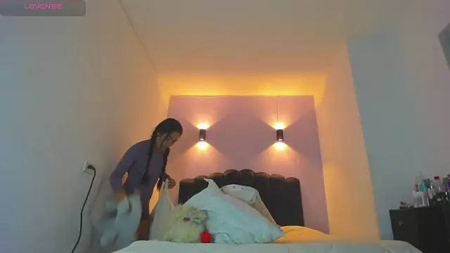 Sofia Clauss  online show from March 2026 04:03:02 AM