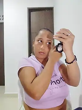 Snapshot of zandra_kiman chatting on September 2025 04:17:02 AM zandra kiman online show from September 2025 04:17:02 AM