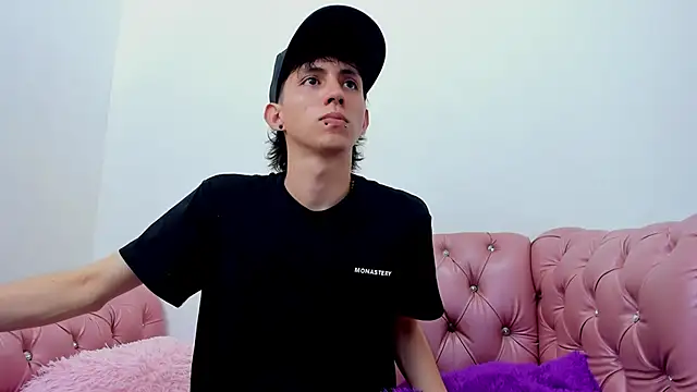 Snapshot of JeanRam18 chatting on March 2025 07:57:02 PM JeanRam18 online show from March 2025 07:57:02 PM