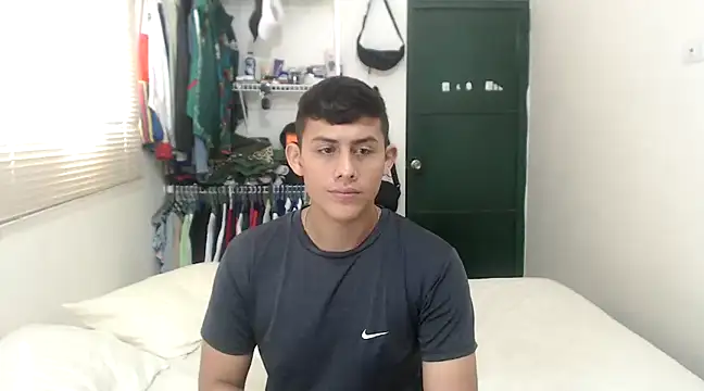 Snapshot of StivMike01 chatting on January 2025 03:32:02 PM StivMike01 online show from January 2025 03:32:02 PM