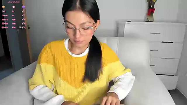 Snapshot of barbie_brunette3 chatting on December 2024 06:45:02 AM barbie brunette3 online show from December 2024 06:45:02 AM