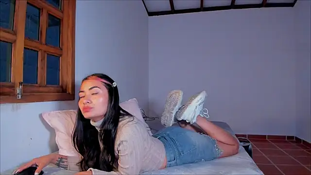 Lauren A online show from February 2025 12:31:02 AM