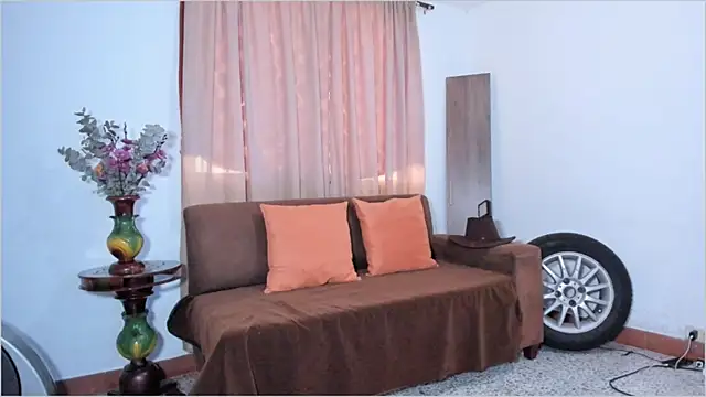 Lauren A online show from October 2025 02:39:02 PM