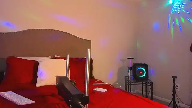 yiauana online show from December 2025 03:28:02 PM